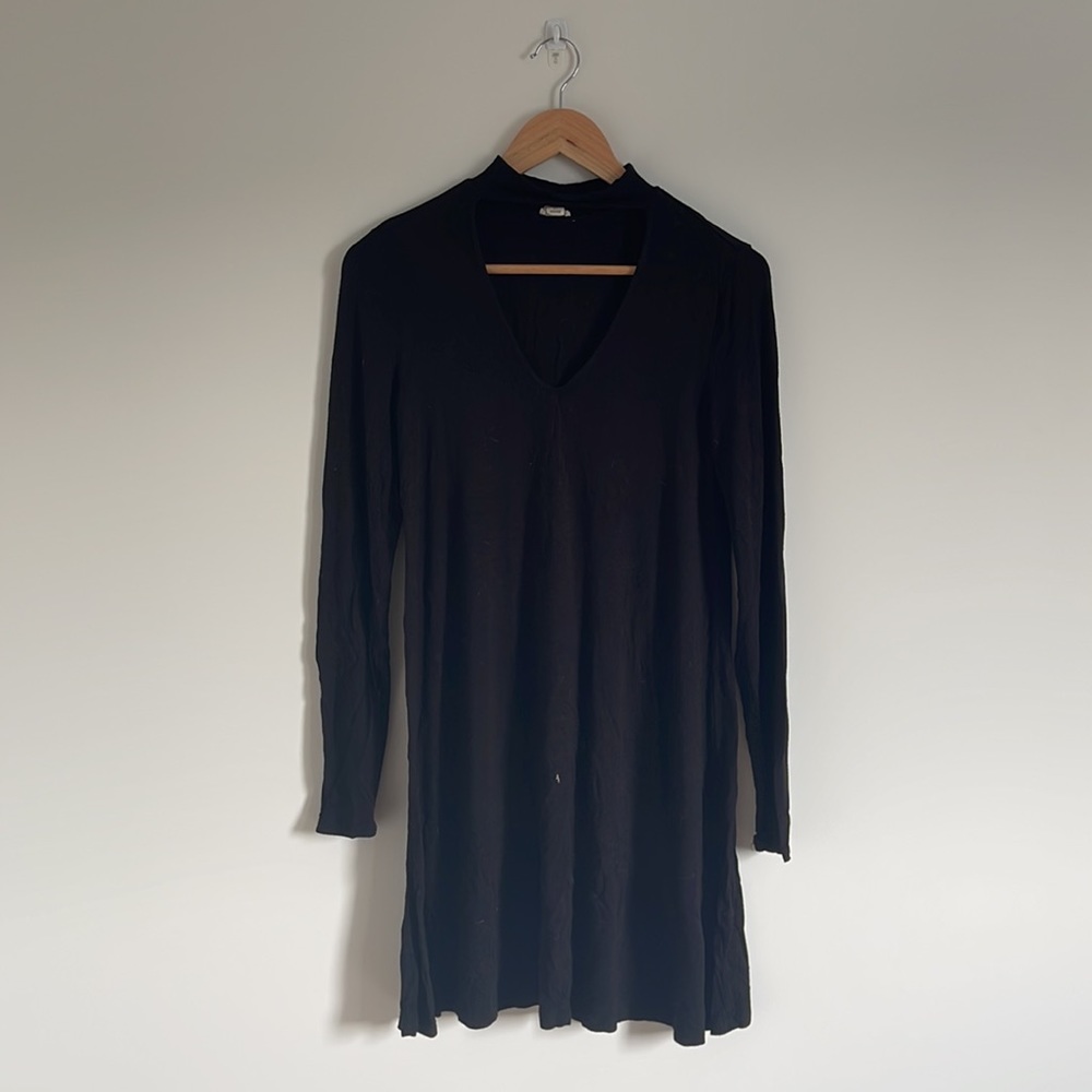 ⚪️GARAGE Black V Neck Long Sleeve Dress